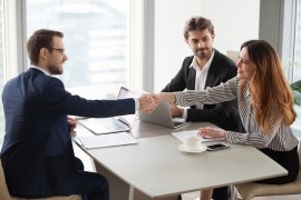 7 Advantages of Buying a Franchise in 2024